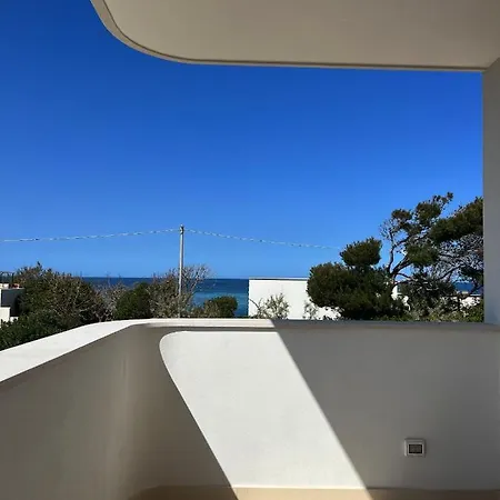 Curri Al Mare Vila